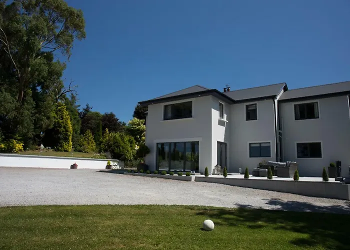 Inch View Lodge